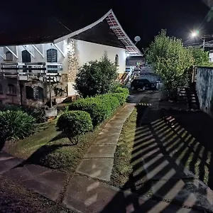 Quarto em Acomodações Particulares Nathalie Quartos Pernoites Simples, Campos do Jordão